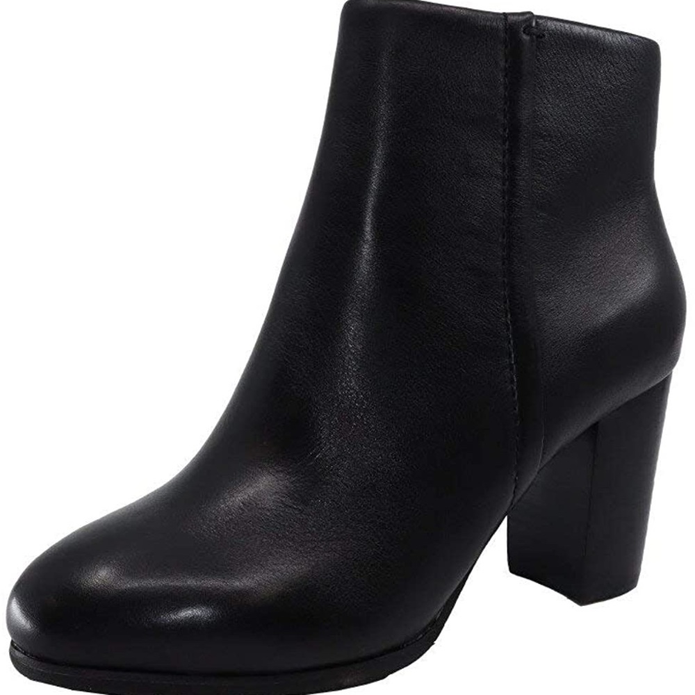 Vionic Perk Kennedy Ankle Boots in Black size 7.5